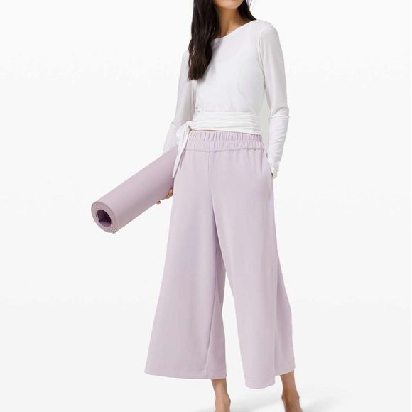 NWT Lululemon Seek Softness Mid Rise Crop in Stargaze Size 8 Sz 8 - Picture 2 of 12